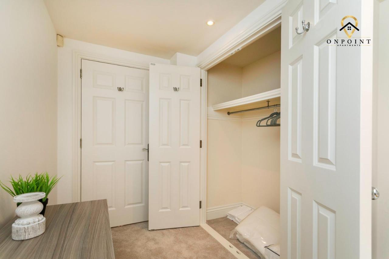 ✰Onpoint -Large 2 Bedroom Apt With Parking!✰ 诺丁汉 外观 照片
