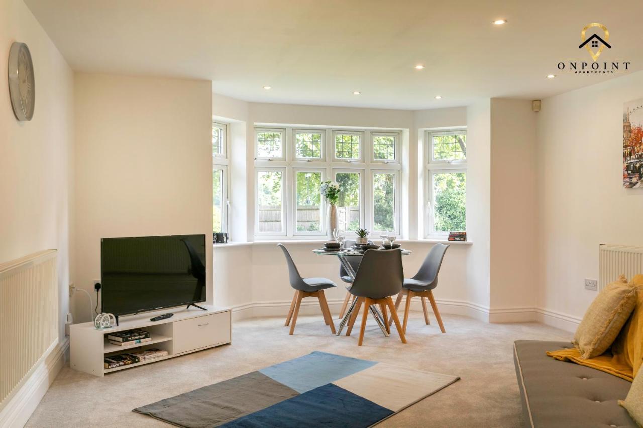 ✰Onpoint -Large 2 Bedroom Apt With Parking!✰ 诺丁汉 外观 照片