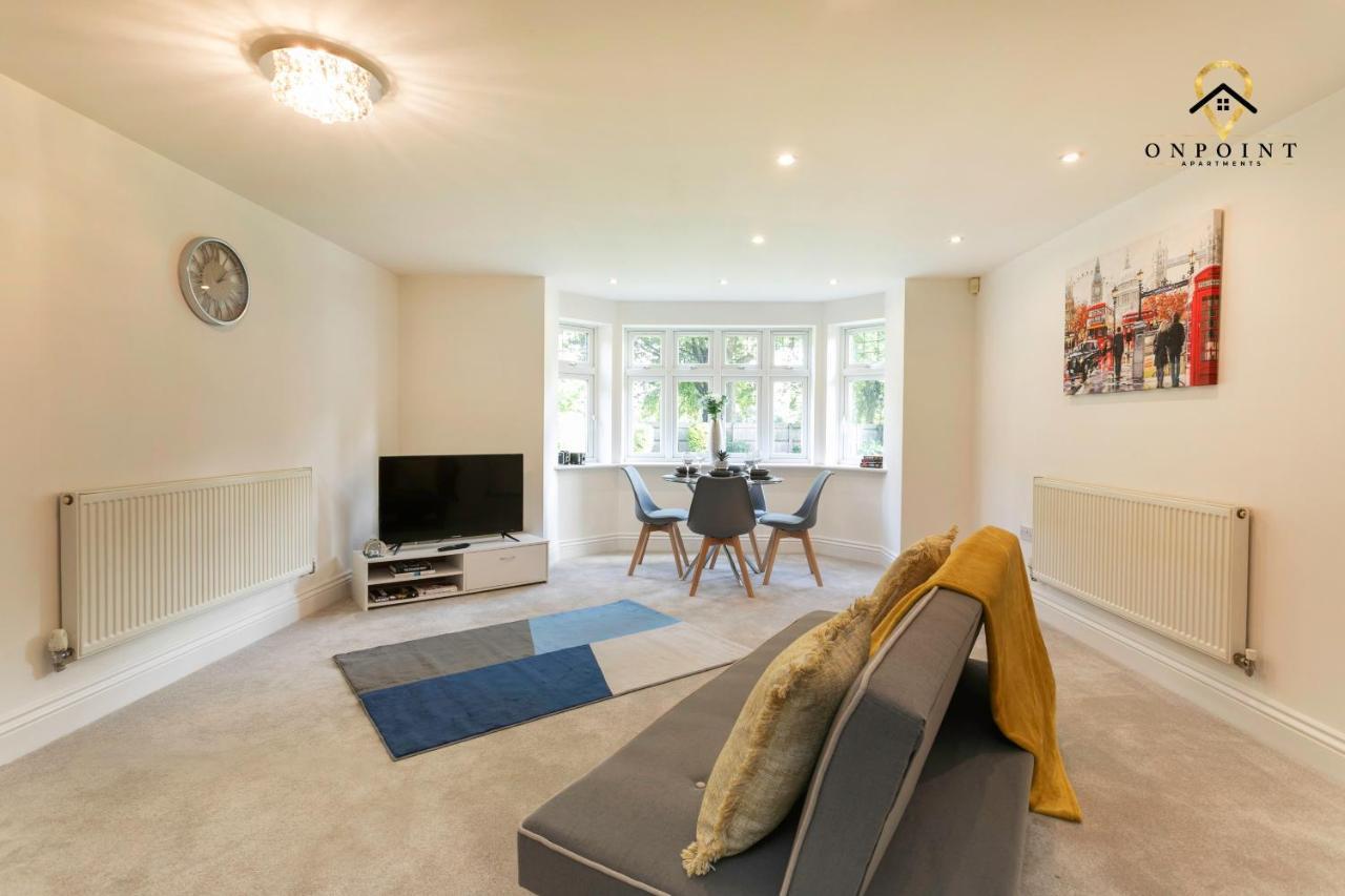 ✰Onpoint -Large 2 Bedroom Apt With Parking!✰ 诺丁汉 外观 照片
