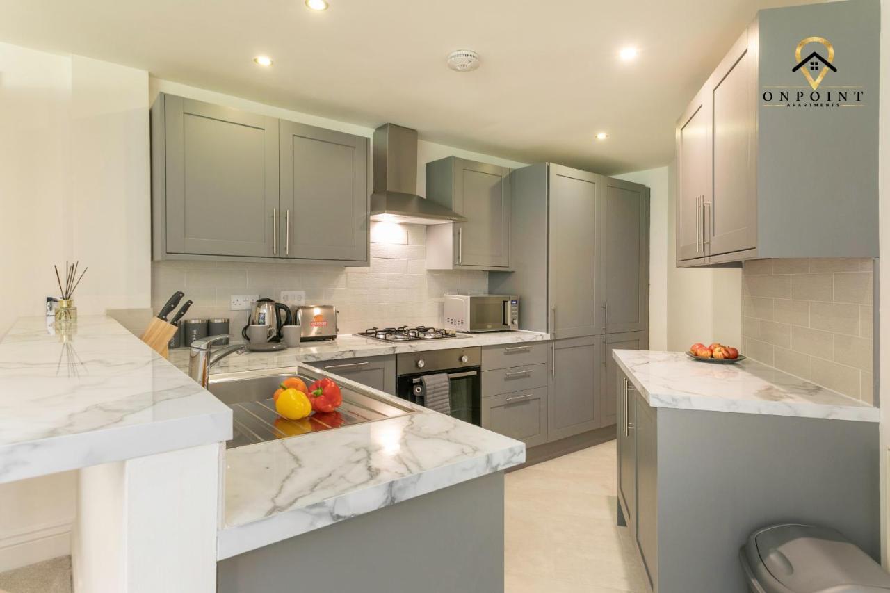 ✰Onpoint -Large 2 Bedroom Apt With Parking!✰ 诺丁汉 外观 照片