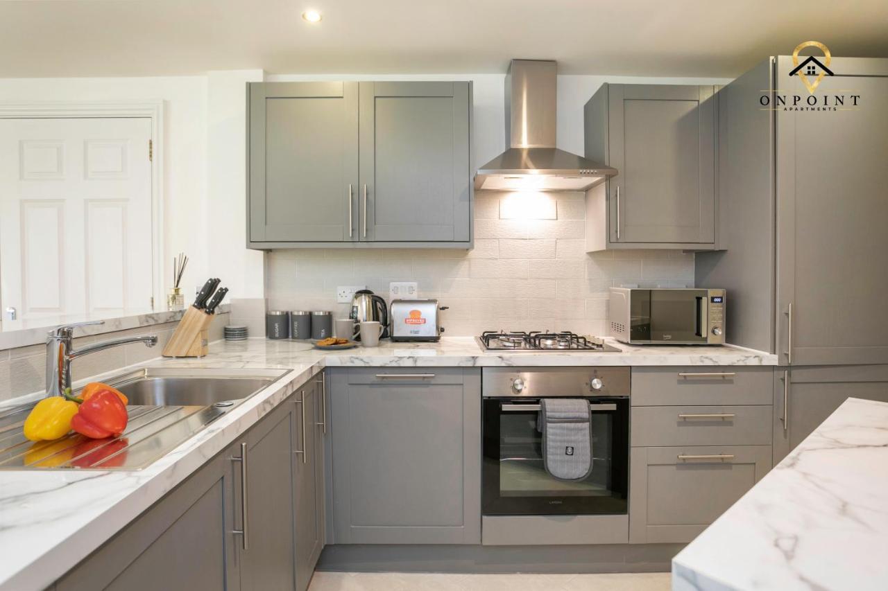 ✰Onpoint -Large 2 Bedroom Apt With Parking!✰ 诺丁汉 外观 照片