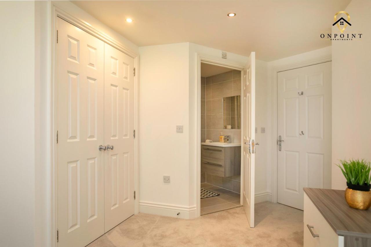 ✰Onpoint -Large 2 Bedroom Apt With Parking!✰ 诺丁汉 外观 照片
