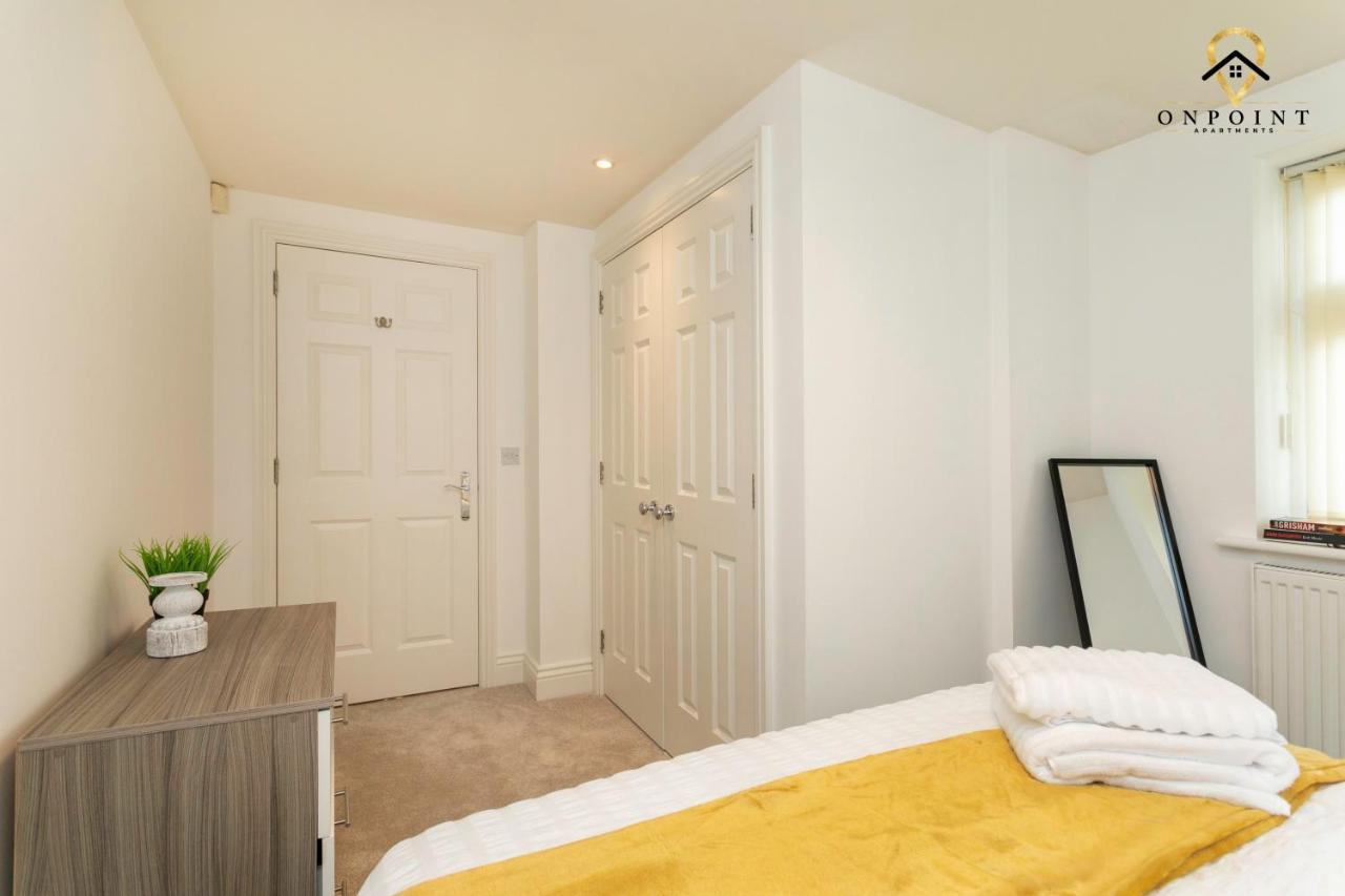 ✰Onpoint -Large 2 Bedroom Apt With Parking!✰ 诺丁汉 外观 照片