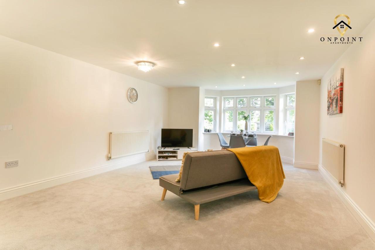 ✰Onpoint -Large 2 Bedroom Apt With Parking!✰ 诺丁汉 外观 照片