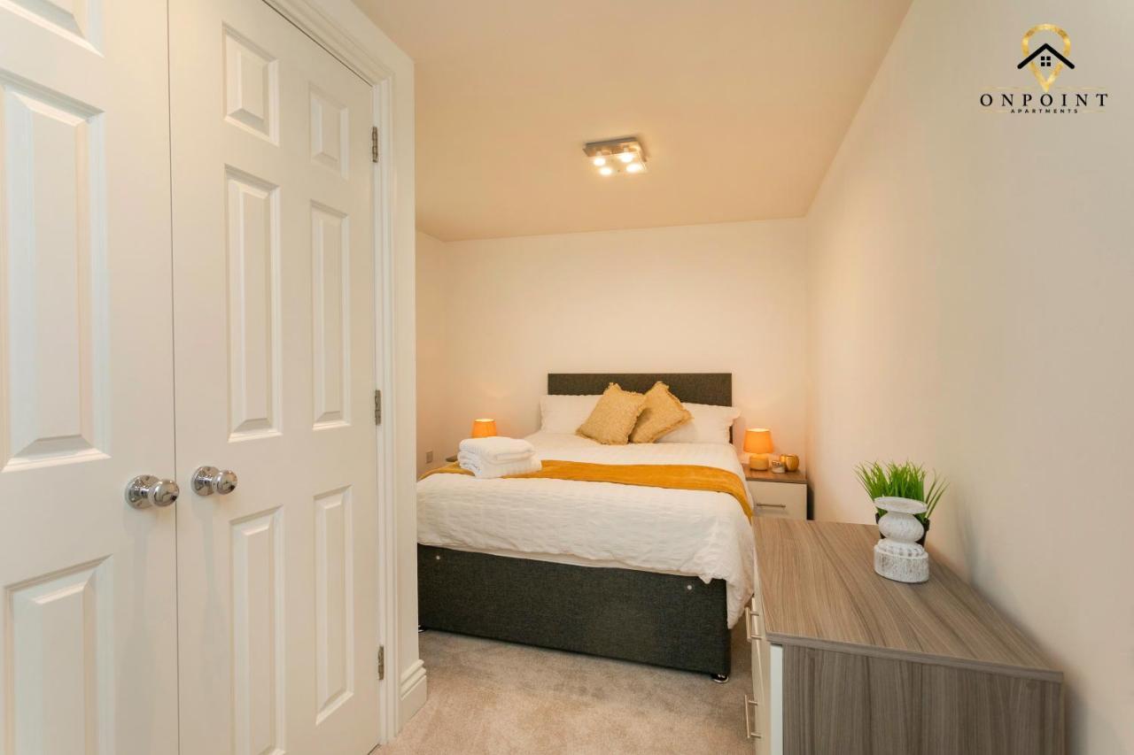 ✰Onpoint -Large 2 Bedroom Apt With Parking!✰ 诺丁汉 外观 照片