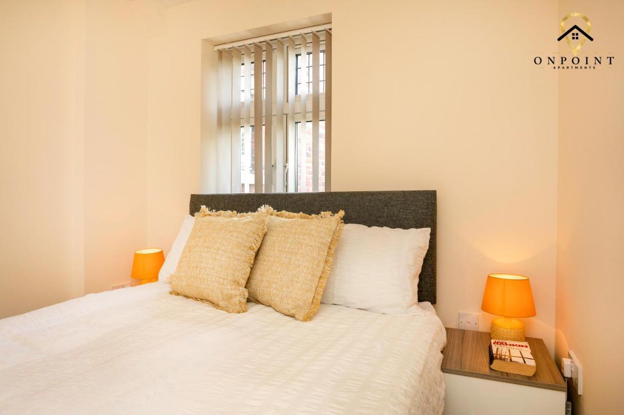 ✰Onpoint -Large 2 Bedroom Apt With Parking!✰ 诺丁汉 外观 照片