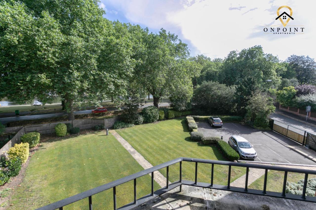 ✰Onpoint -Large 2 Bedroom Apt With Parking!✰ 诺丁汉 外观 照片