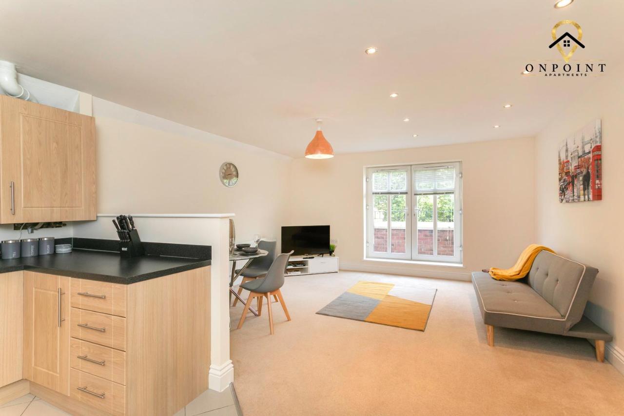✰Onpoint -Large 2 Bedroom Apt With Parking!✰ 诺丁汉 外观 照片