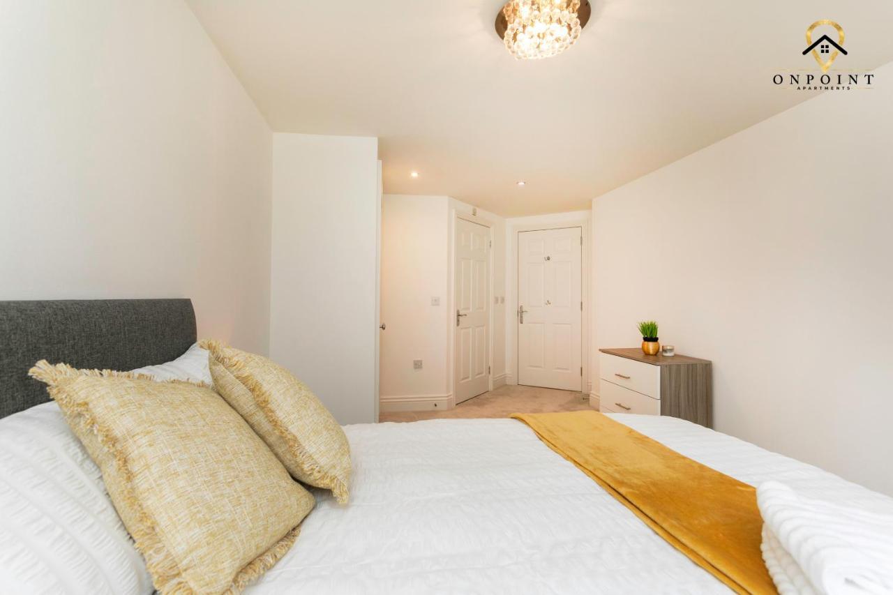 ✰Onpoint -Large 2 Bedroom Apt With Parking!✰ 诺丁汉 外观 照片