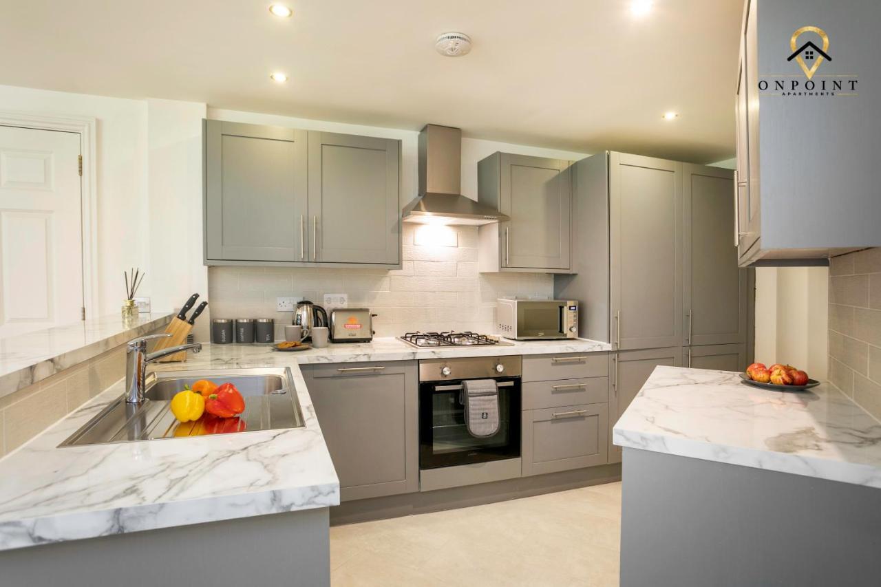 ✰Onpoint -Large 2 Bedroom Apt With Parking!✰ 诺丁汉 外观 照片