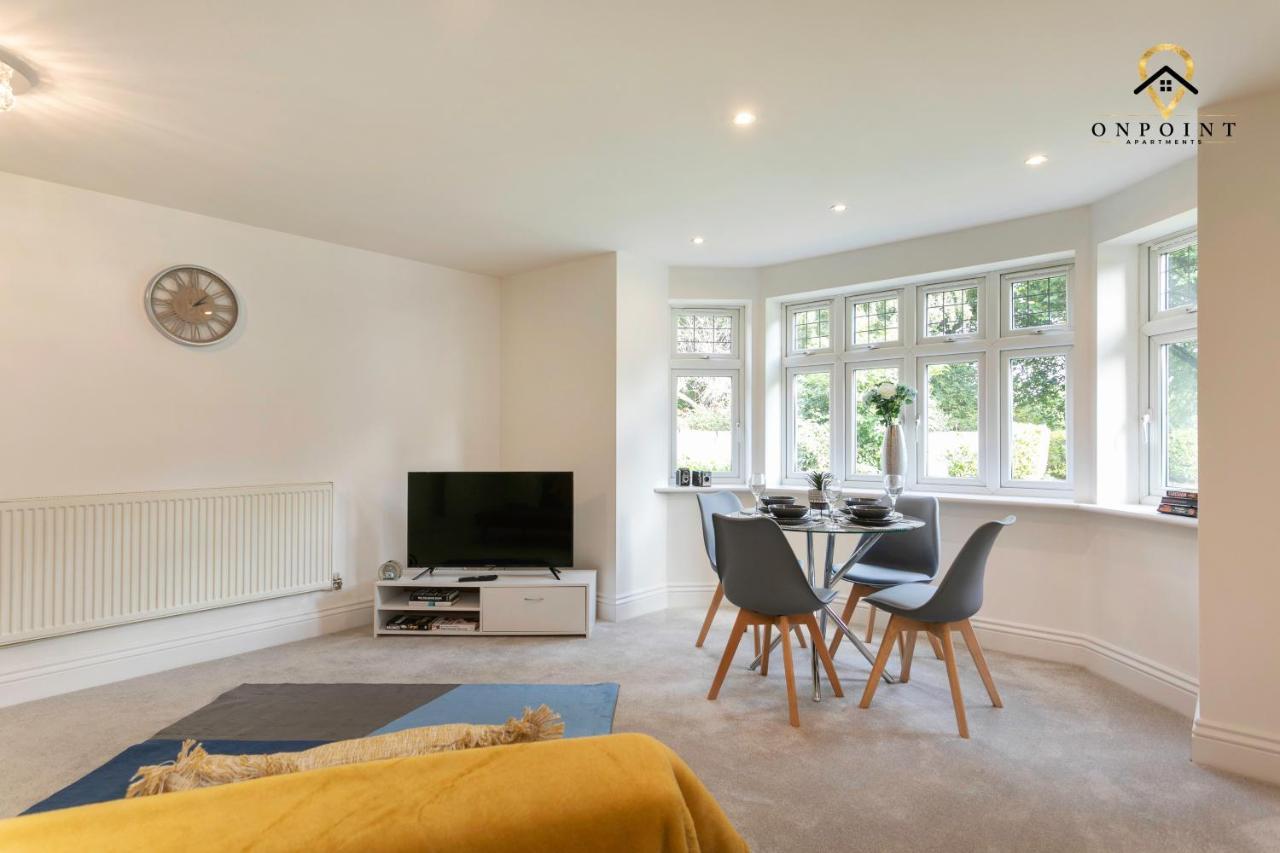 ✰Onpoint -Large 2 Bedroom Apt With Parking!✰ 诺丁汉 外观 照片