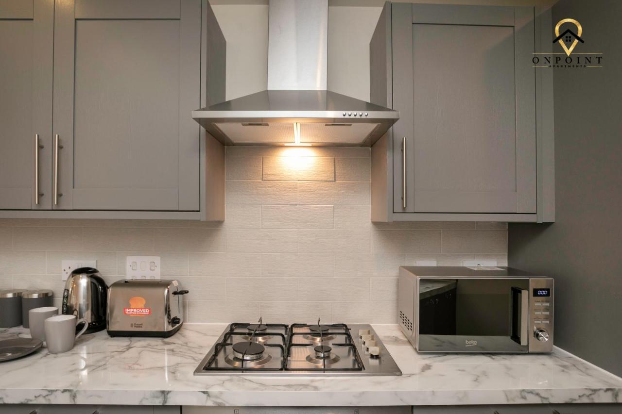 ✰Onpoint -Large 2 Bedroom Apt With Parking!✰ 诺丁汉 外观 照片