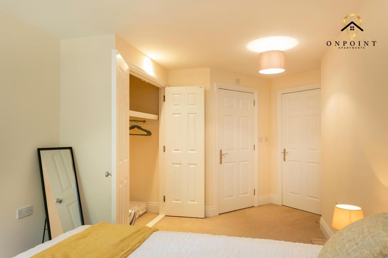 ✰Onpoint -Large 2 Bedroom Apt With Parking!✰ 诺丁汉 外观 照片