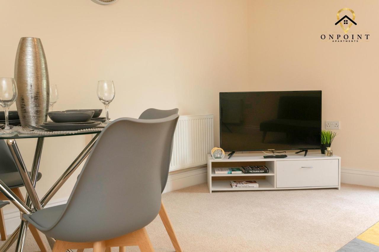✰Onpoint -Large 2 Bedroom Apt With Parking!✰ 诺丁汉 外观 照片