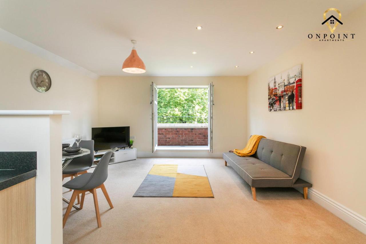 ✰Onpoint -Large 2 Bedroom Apt With Parking!✰ 诺丁汉 外观 照片