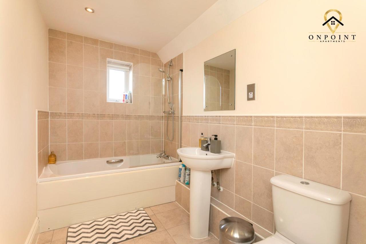 ✰Onpoint -Large 2 Bedroom Apt With Parking!✰ 诺丁汉 外观 照片