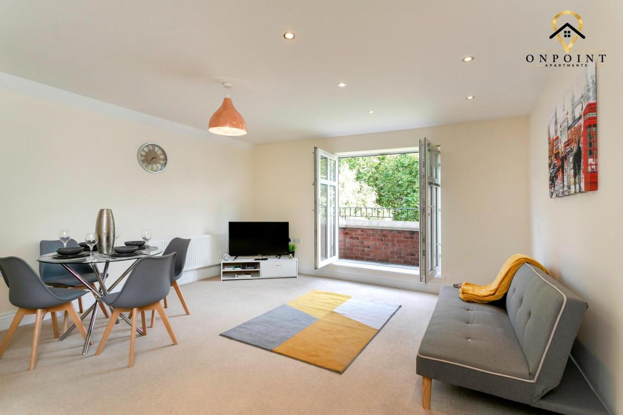 ✰Onpoint -Large 2 Bedroom Apt With Parking!✰ 诺丁汉 外观 照片