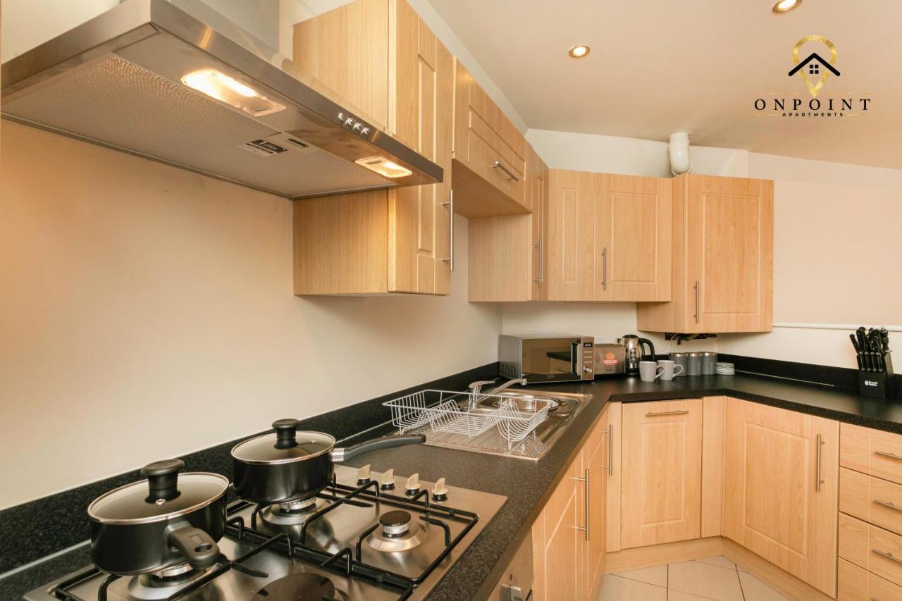 ✰Onpoint -Large 2 Bedroom Apt With Parking!✰ 诺丁汉 外观 照片